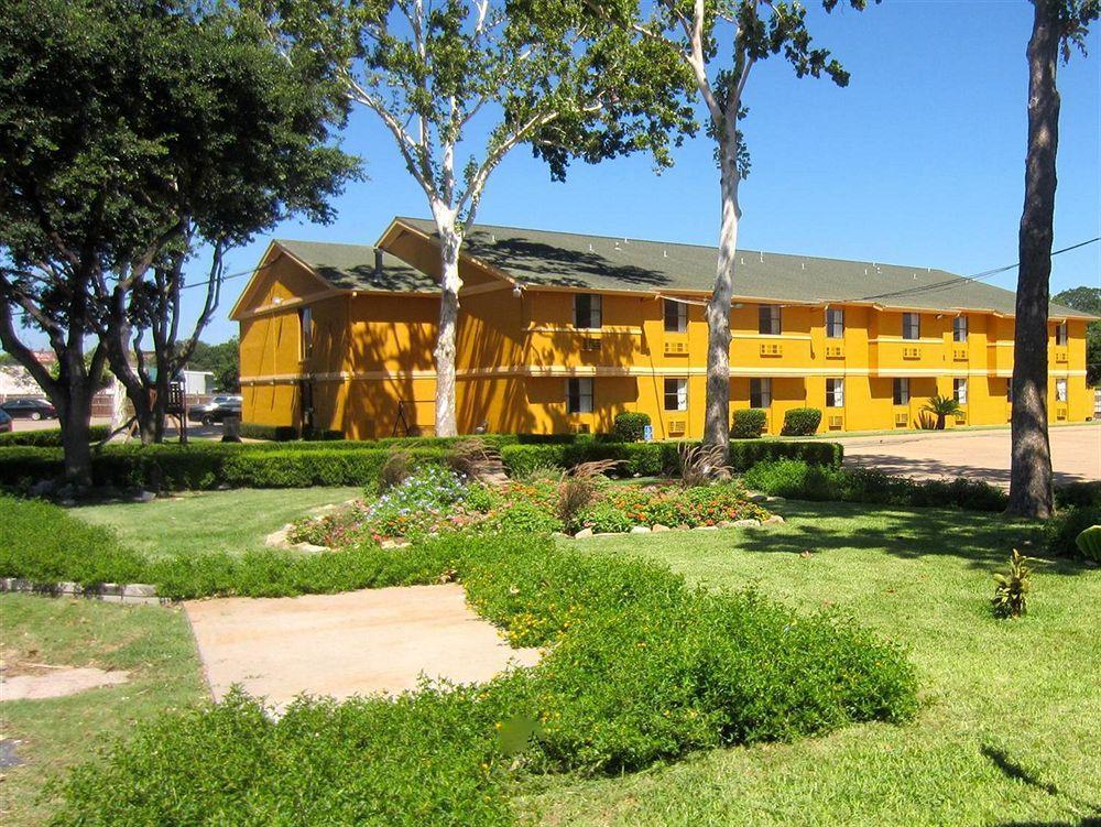 Americas Best Value Inn & Suites Brenham Ngoại thất bức ảnh