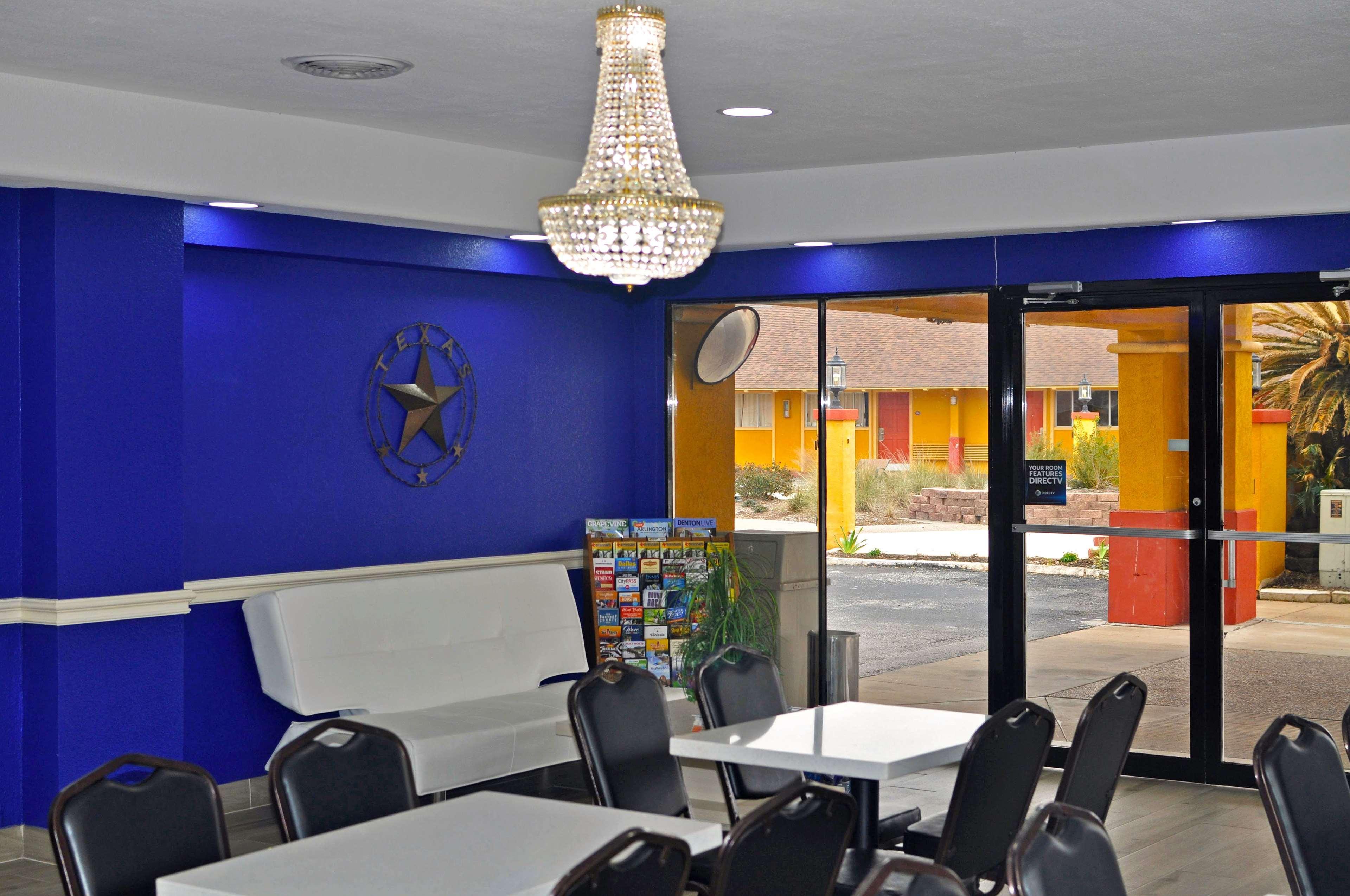 Americas Best Value Inn & Suites Brenham Ngoại thất bức ảnh