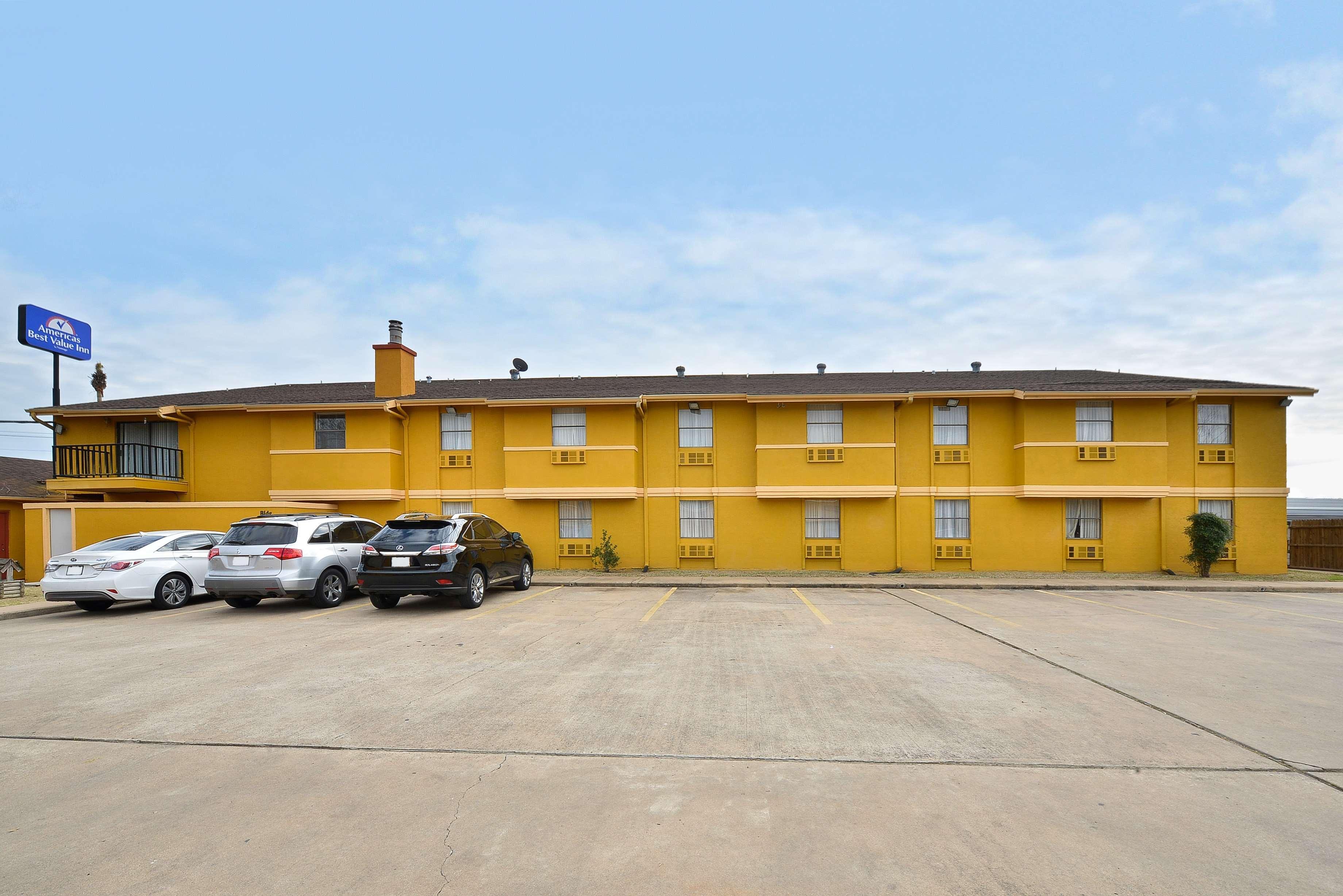 Americas Best Value Inn & Suites Brenham Ngoại thất bức ảnh