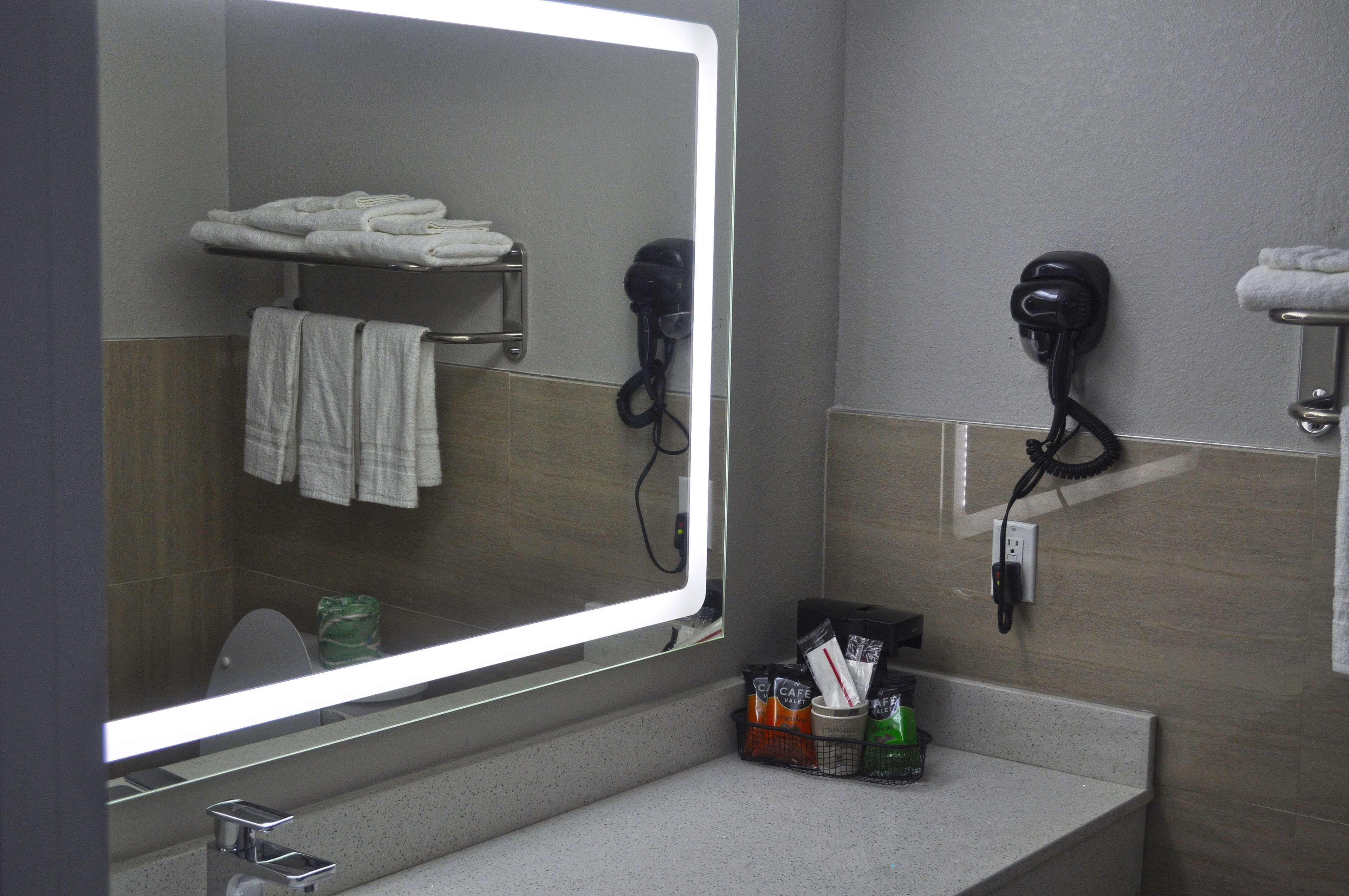 Americas Best Value Inn & Suites Brenham Ngoại thất bức ảnh