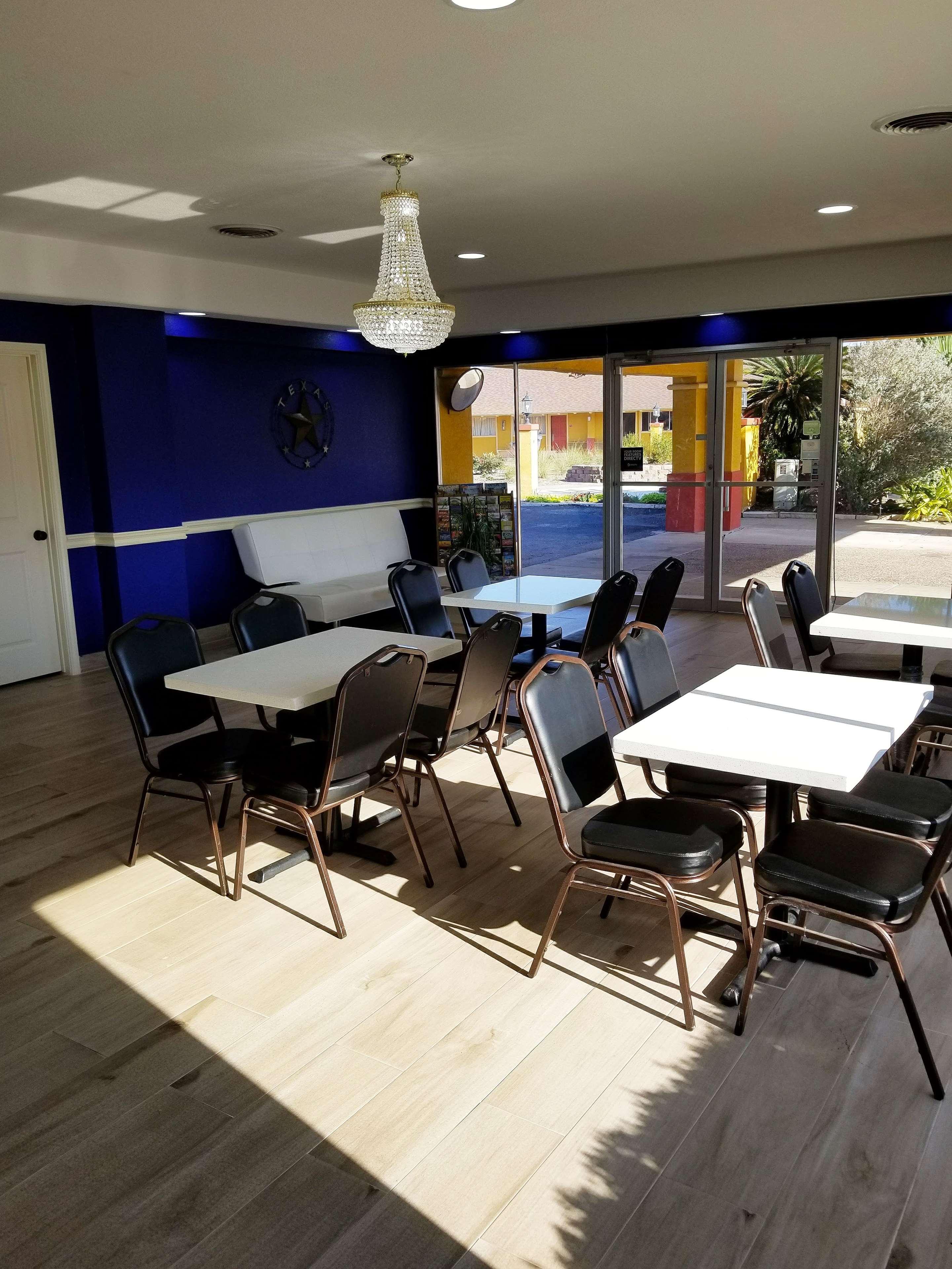Americas Best Value Inn & Suites Brenham Ngoại thất bức ảnh