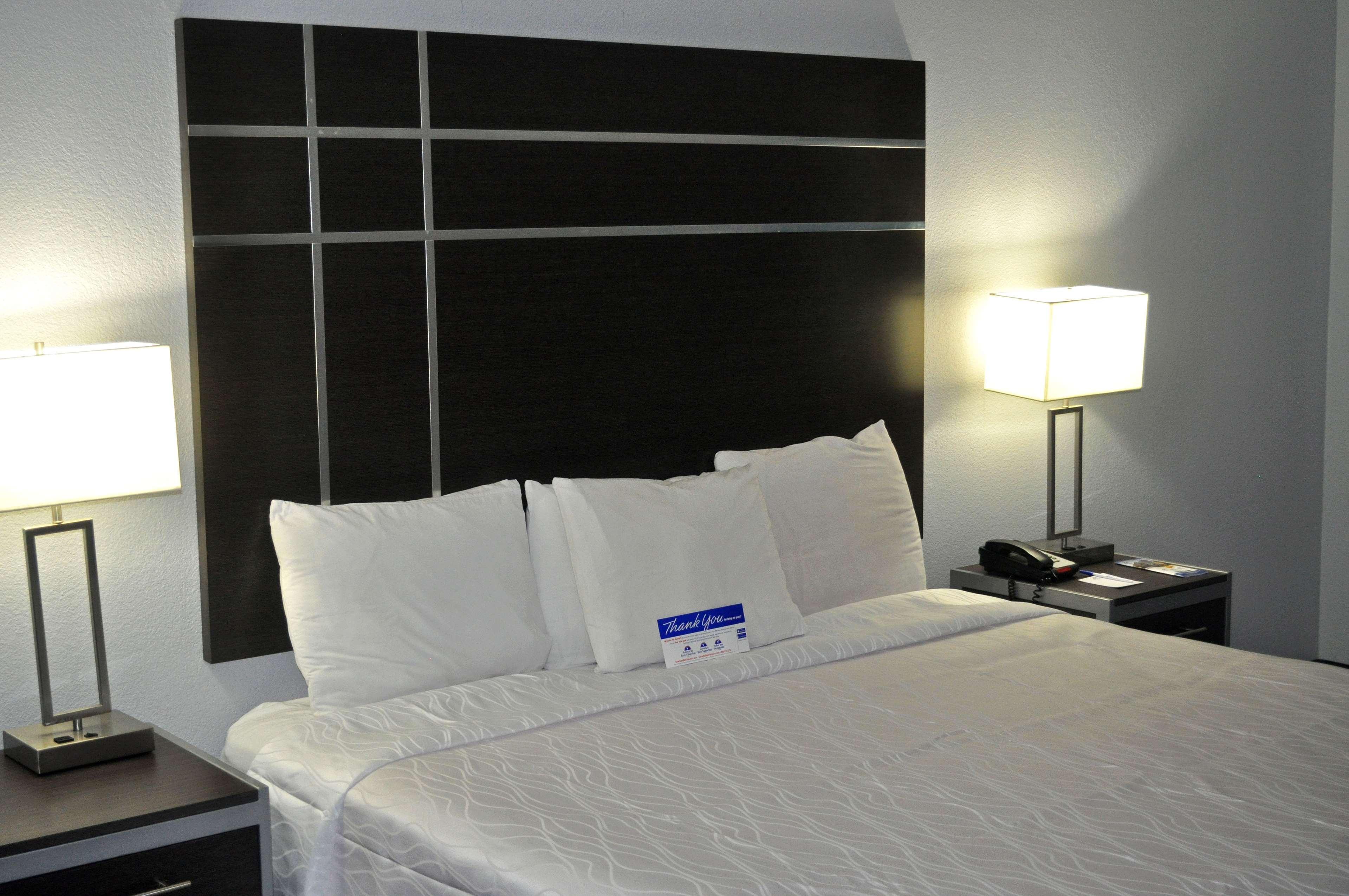 Americas Best Value Inn & Suites Brenham Ngoại thất bức ảnh