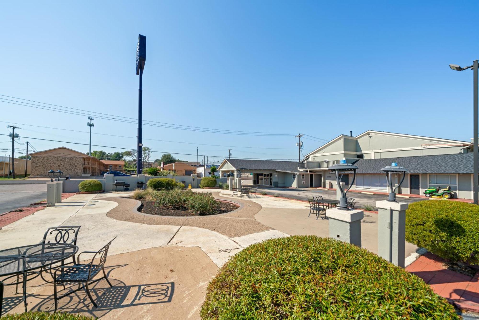 Americas Best Value Inn & Suites Brenham Ngoại thất bức ảnh
