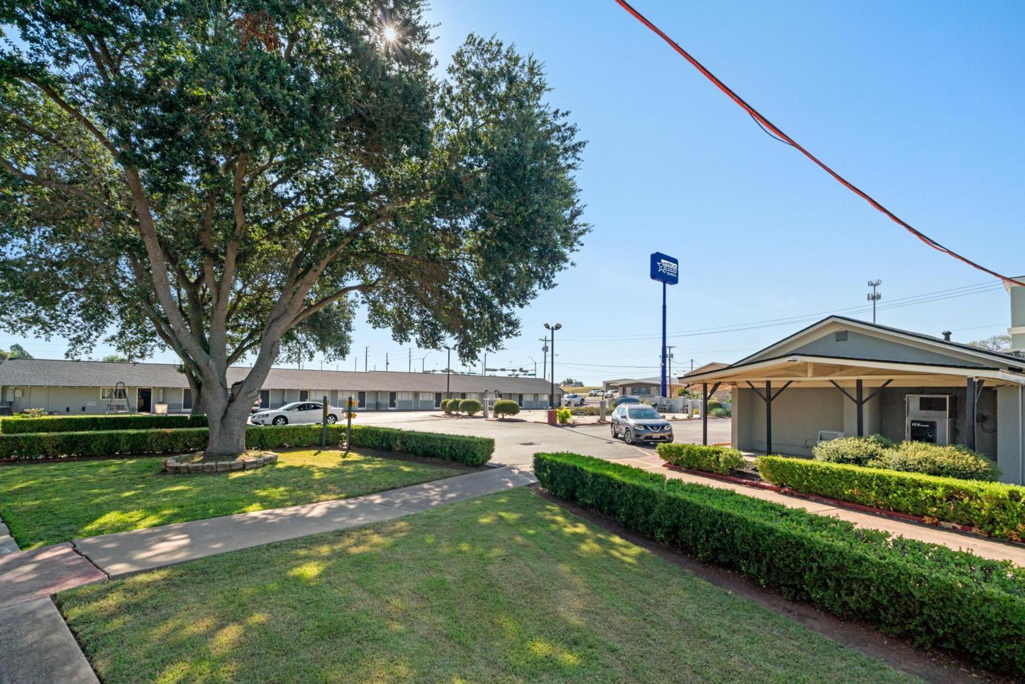 Americas Best Value Inn & Suites Brenham Ngoại thất bức ảnh