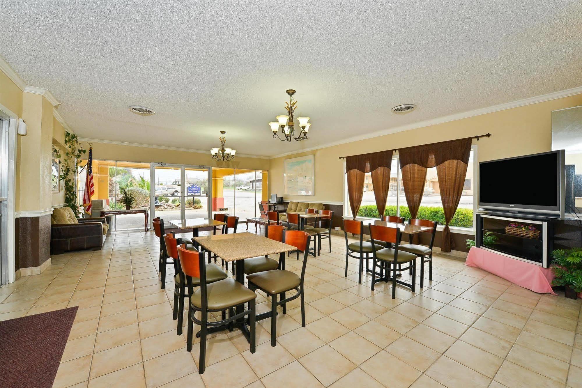 Americas Best Value Inn & Suites Brenham Ngoại thất bức ảnh