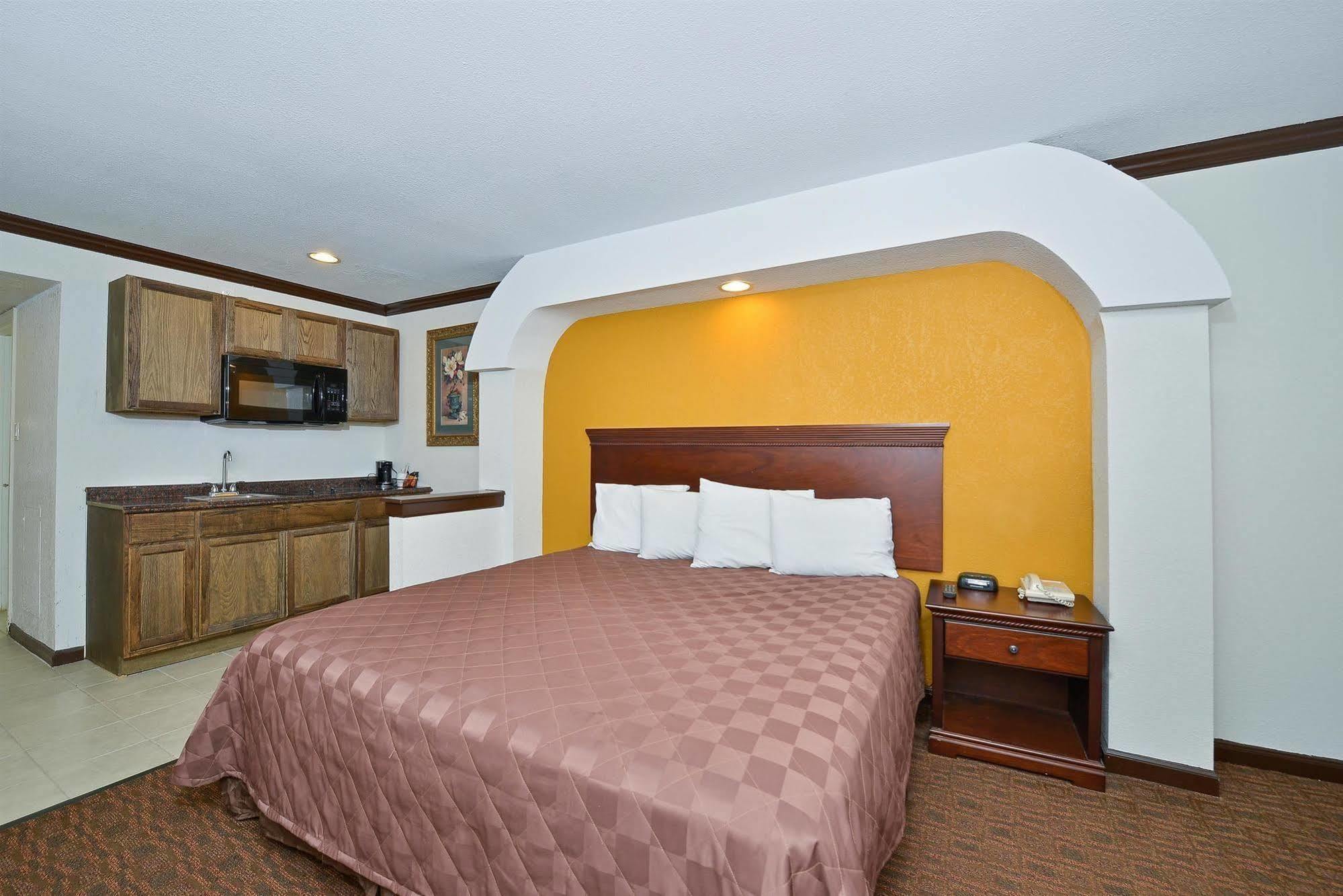 Americas Best Value Inn & Suites Brenham Ngoại thất bức ảnh